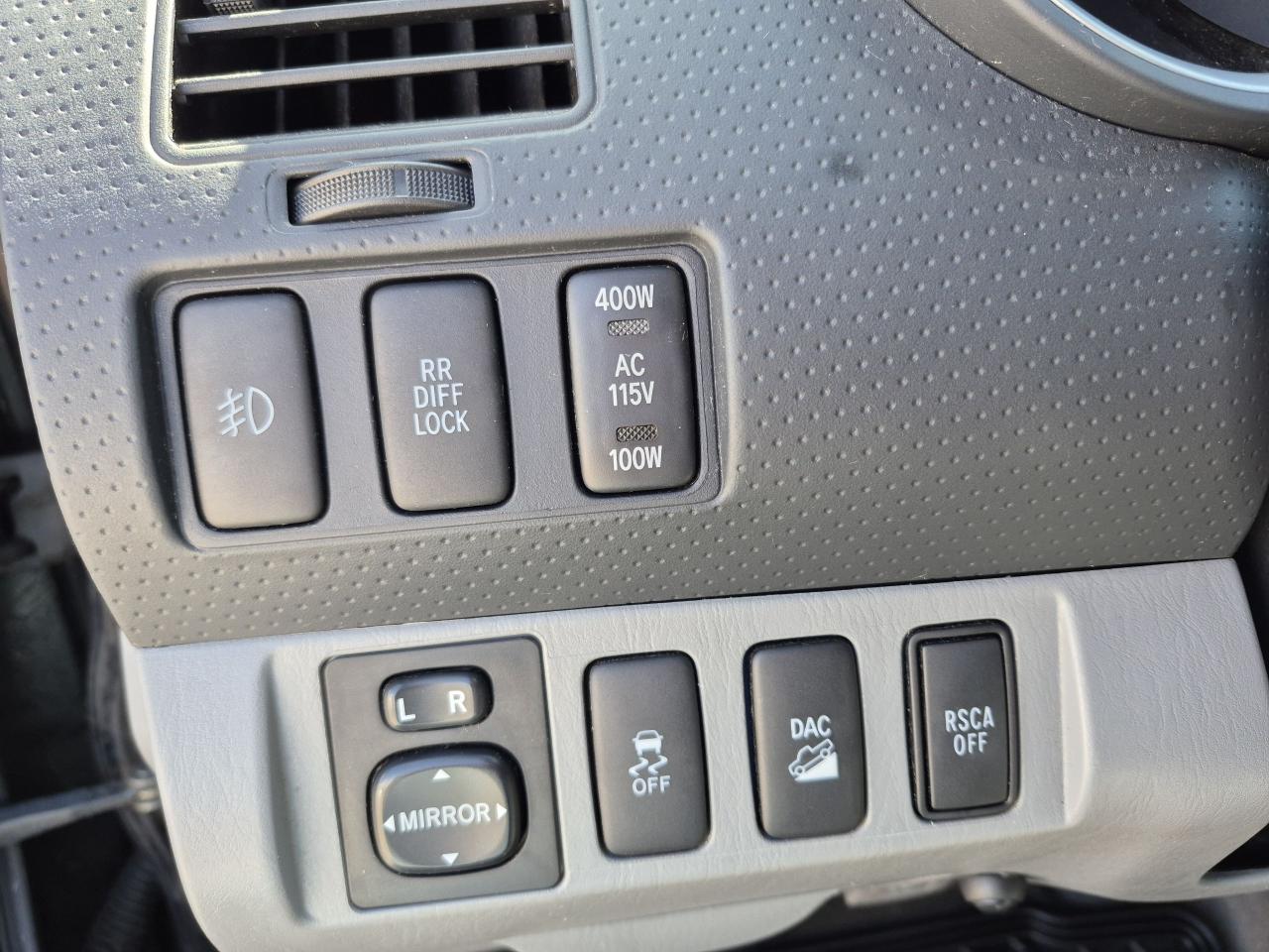 2011 Toyota Tacoma 4WD Access Cab V6 Auto Photo14