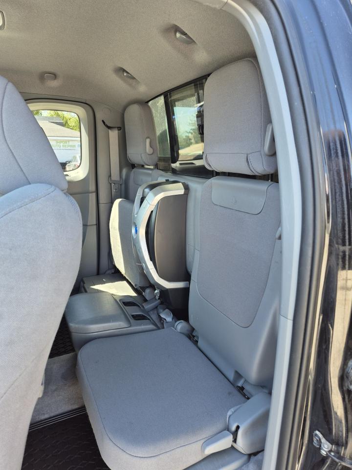 2011 Toyota Tacoma 4WD Access Cab V6 Auto Photo32