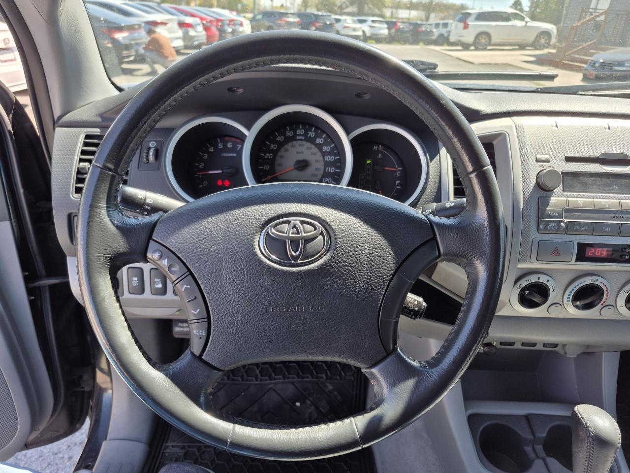 2011 Toyota Tacoma 4WD Access Cab V6 Auto Photo17