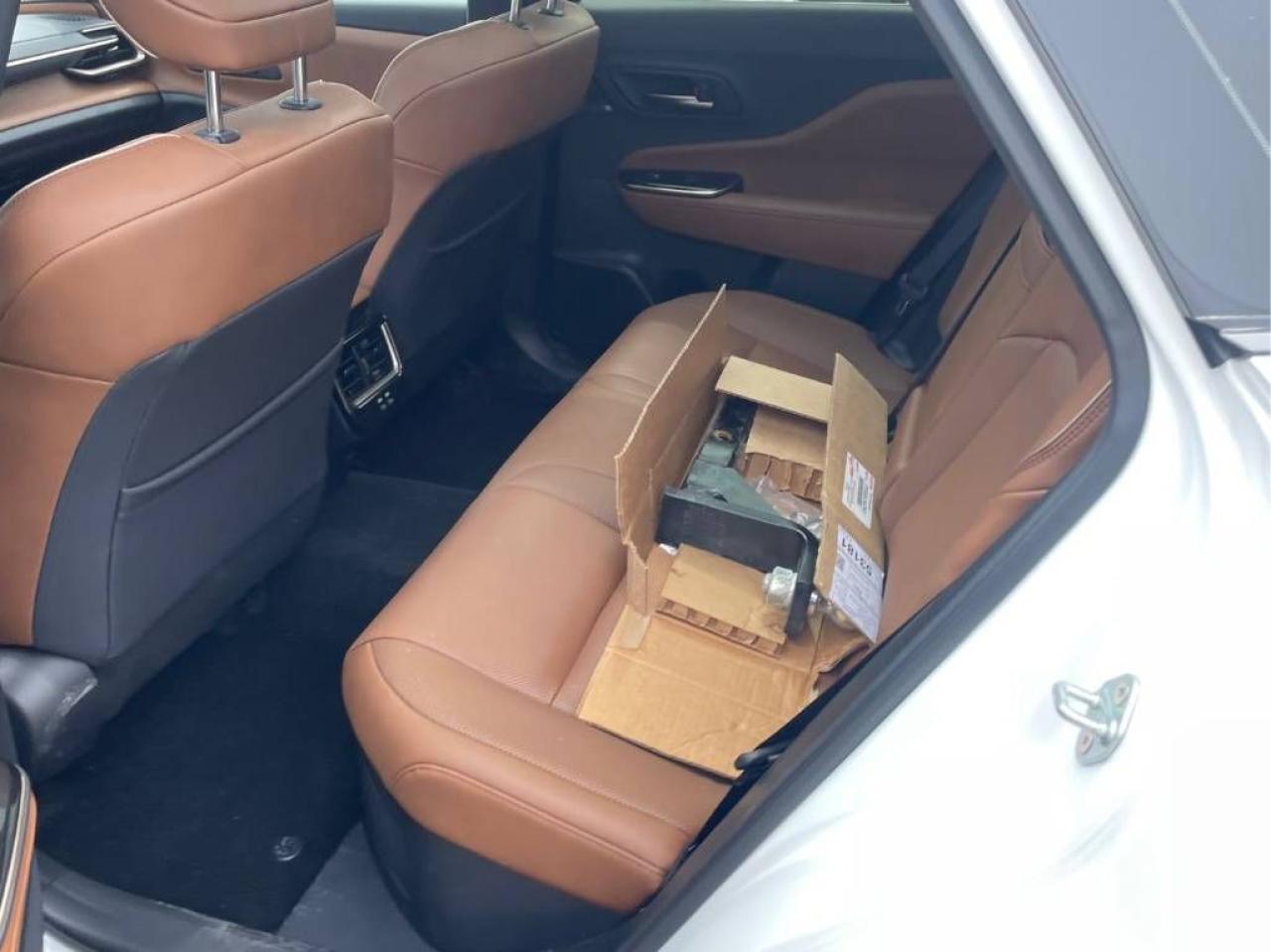 2025 Toyota Crown Crown Signia Limited AWD - Photo #7