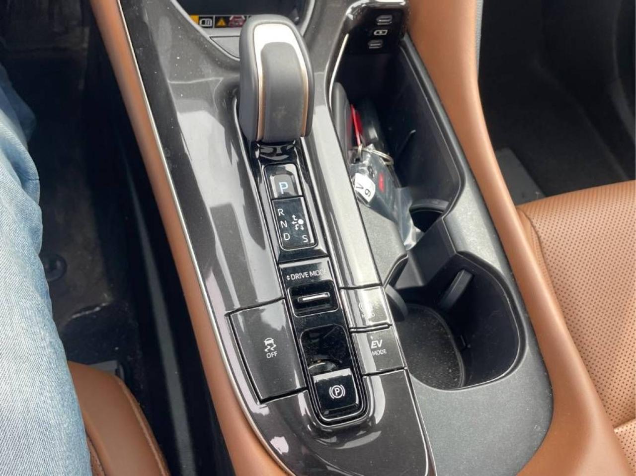 2025 Toyota Crown Crown Signia Limited AWD - Photo #16