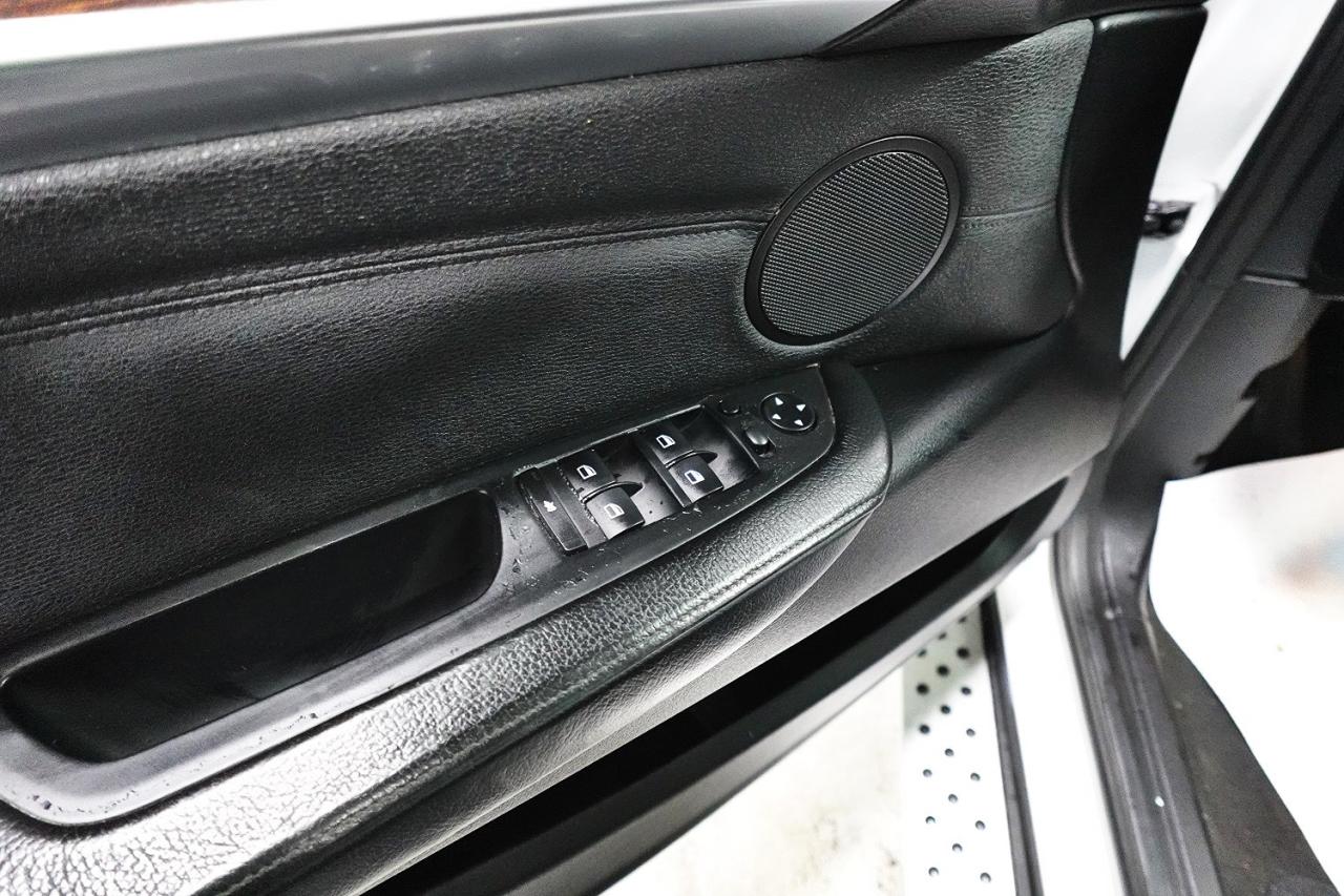 2010 BMW X5 LOW KM FOR YEAR ,ONE OWNER,WELL MAINTAIN - Photo #12