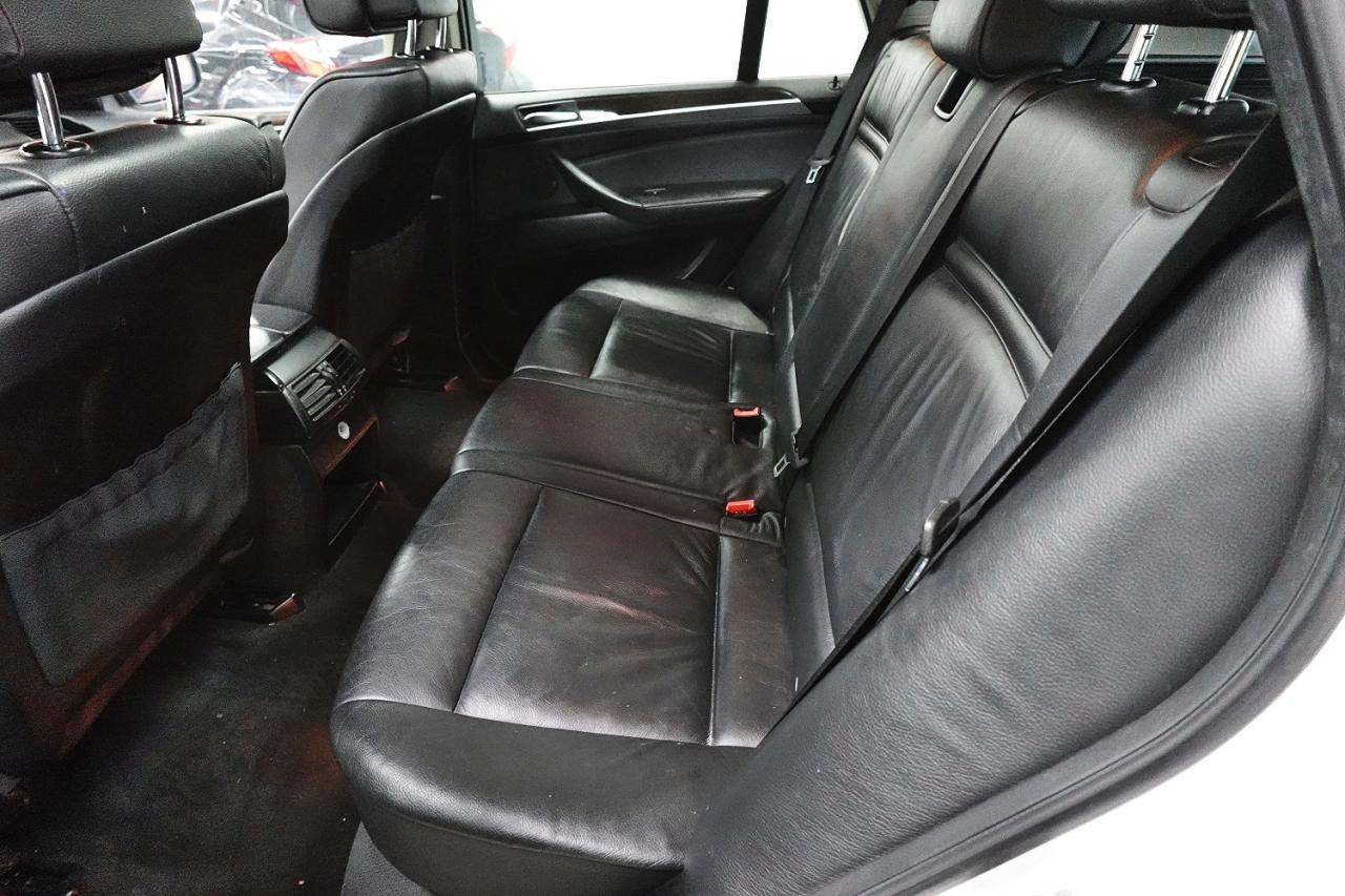 2010 BMW X5 LOW KM FOR YEAR ,ONE OWNER,WELL MAINTAIN - Photo #16