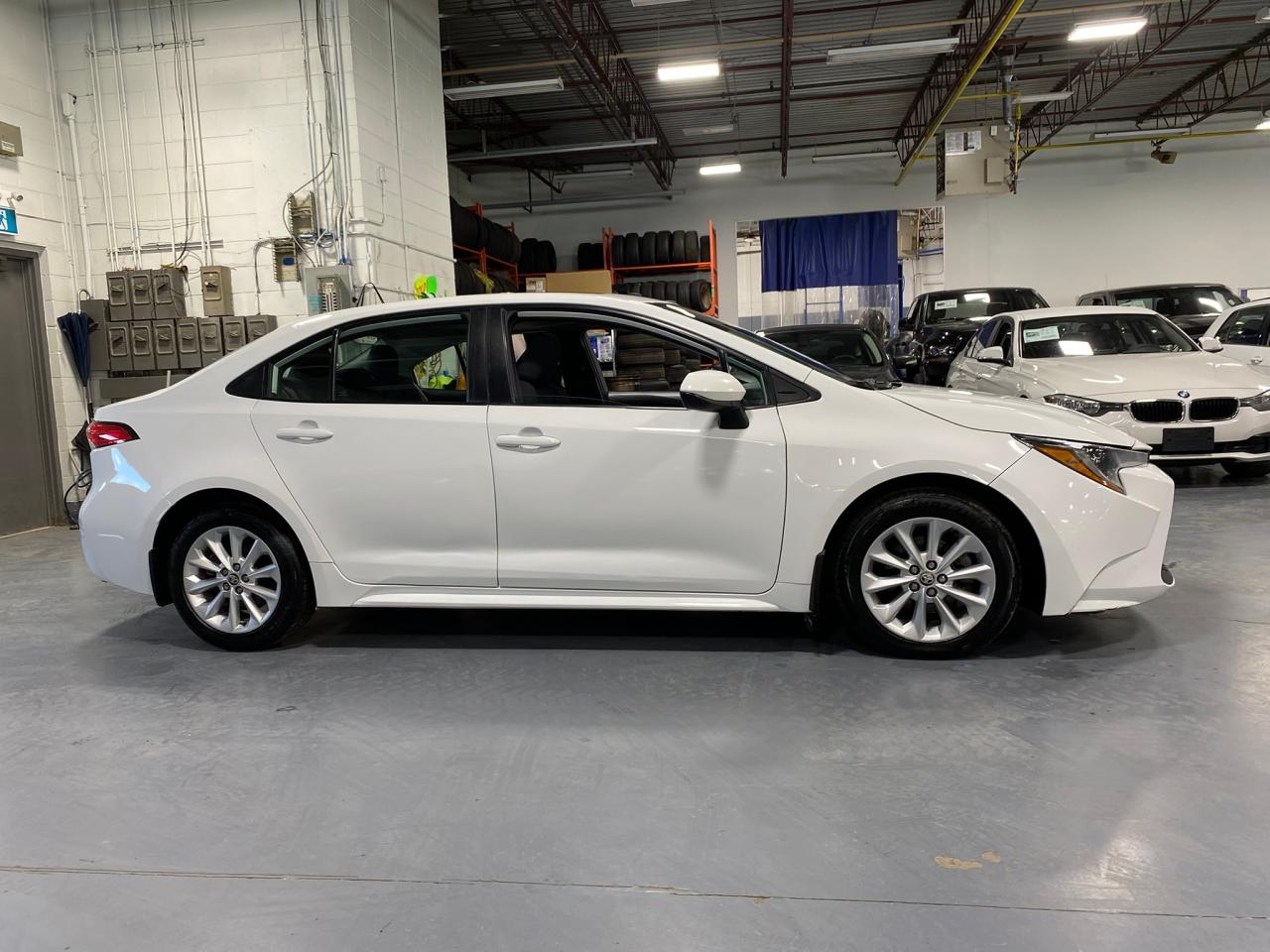 2020 Toyota Corolla LE - Photo #6