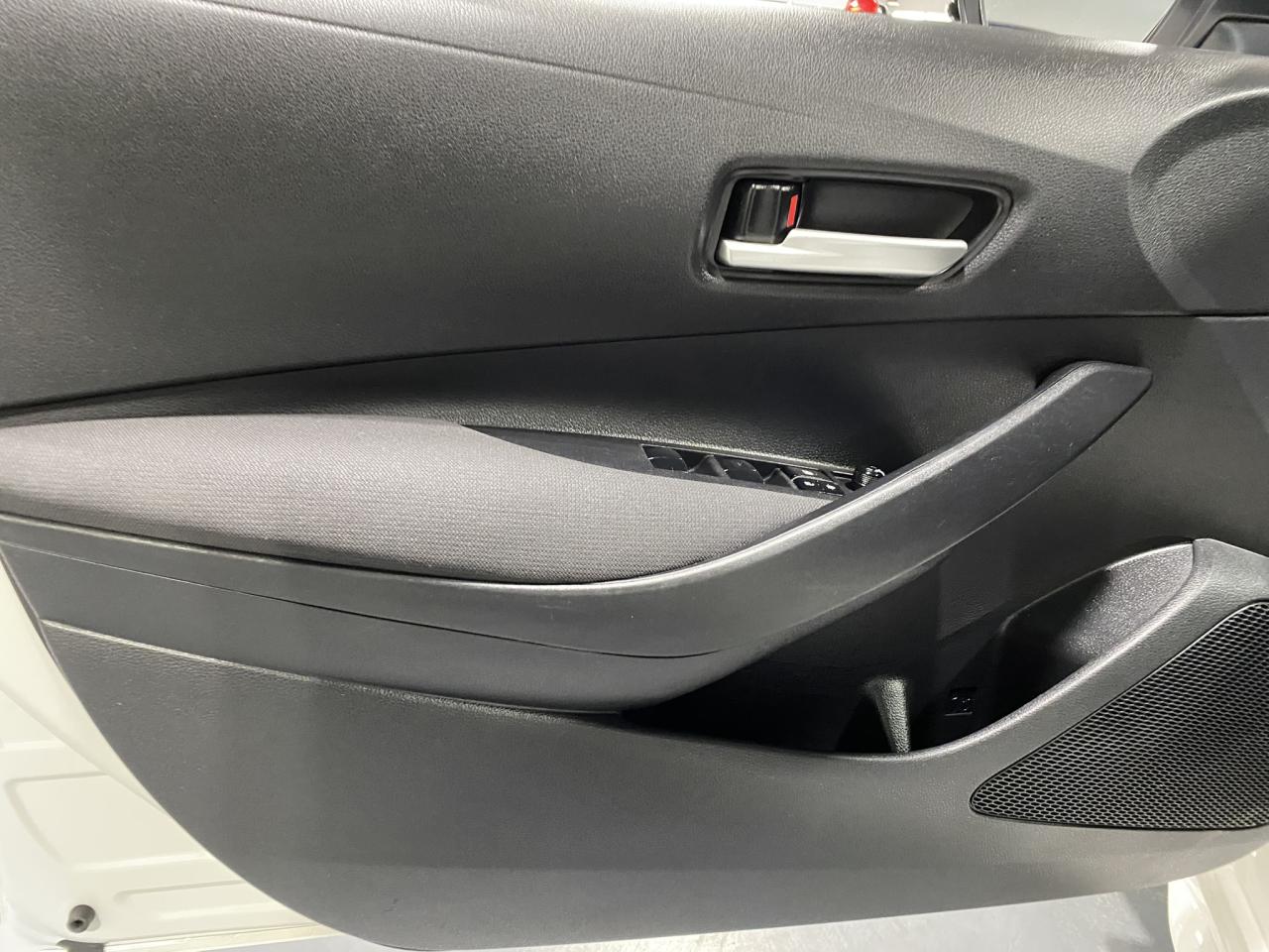 2020 Toyota Corolla LE - Photo #11