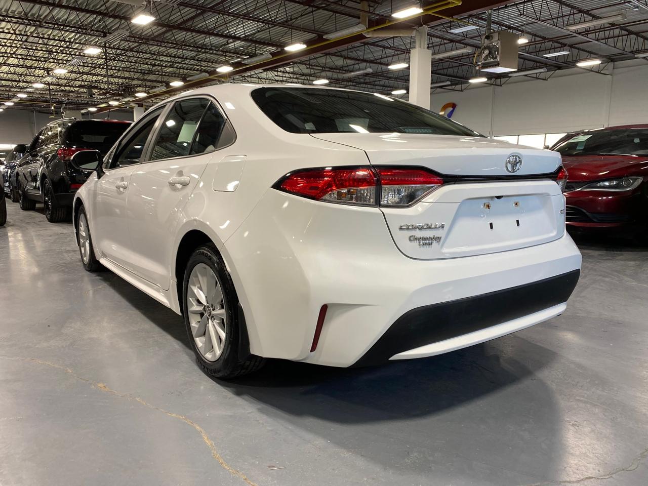 2020 Toyota Corolla LE - Photo #3