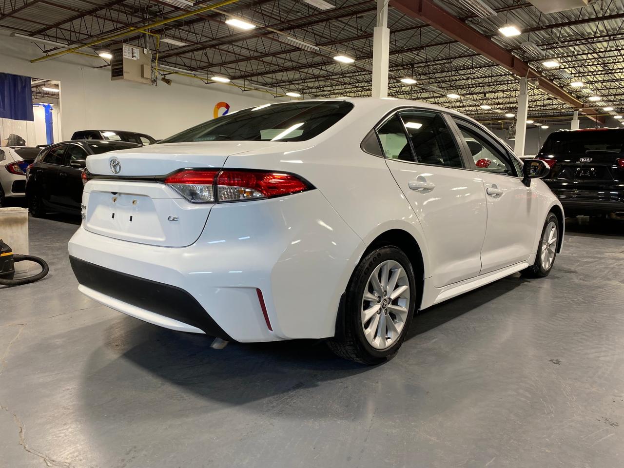 2020 Toyota Corolla LE - Photo #5