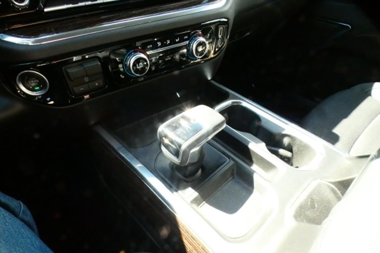 2024 GMC Sierra 1500 Elevation DURAMAX DSL w/Htd cloth, NAV, BUC - Photo #16
