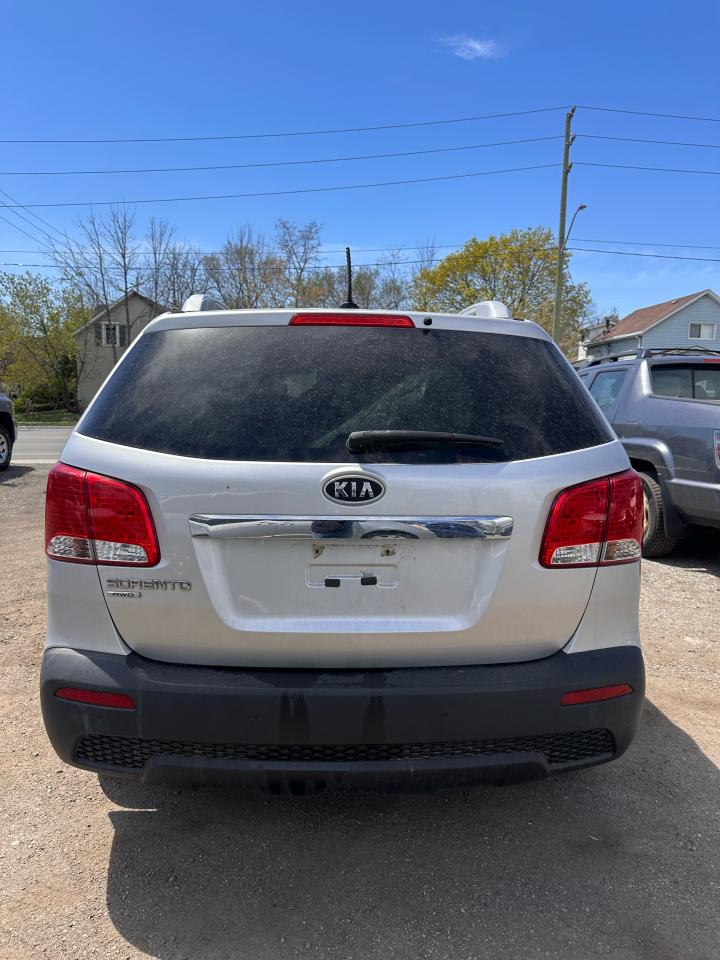 2012 Kia Sorento LX - Photo #6