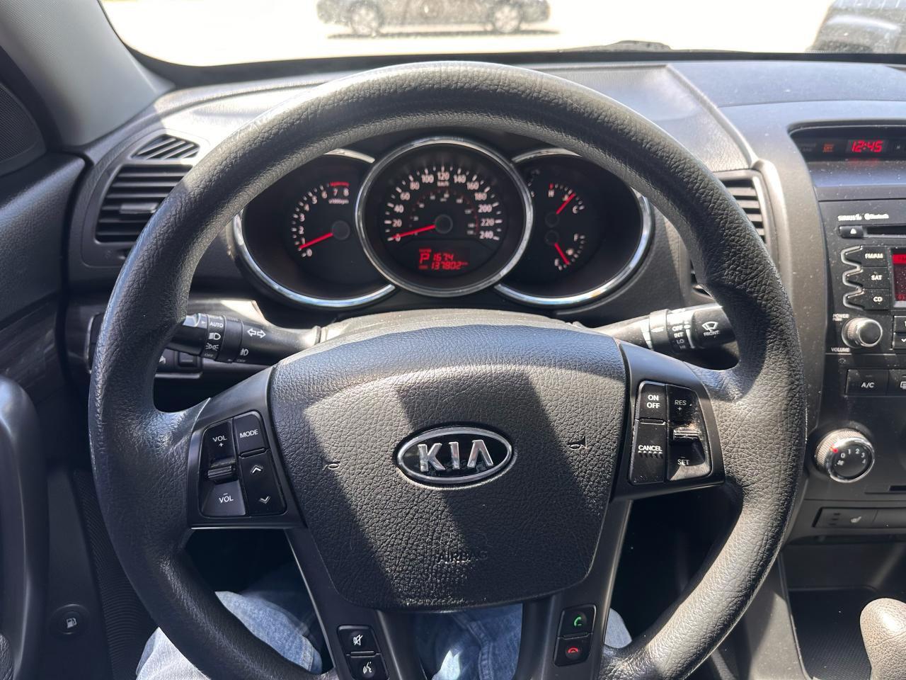 2012 Kia Sorento LX - Photo #14