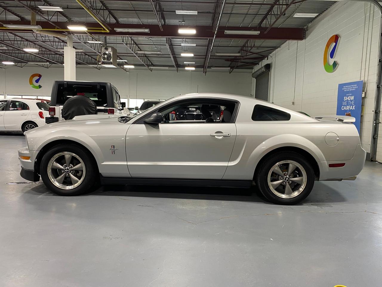 2006 Ford Mustang undefined - Photo #2