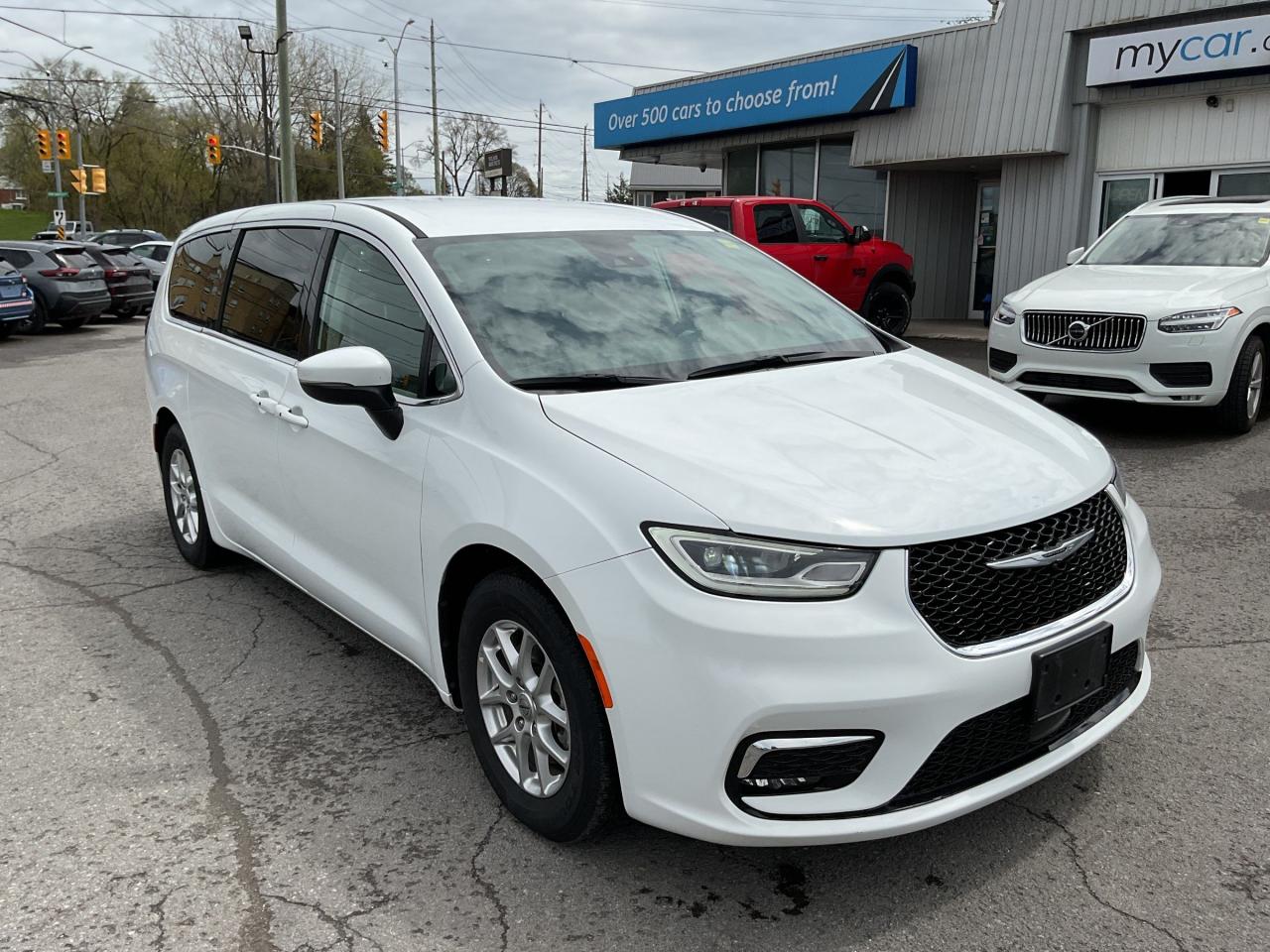 Used 2023 Chrysler Pacifica Touring-L 3.6L TOURING FWD!!!  BACKUP CAM. BLUETOOTH. A/C. CRUISE. PWR GROUP. PERFECT FOR THE WHOLE FAMILY!!! for sale in Kingston, ON