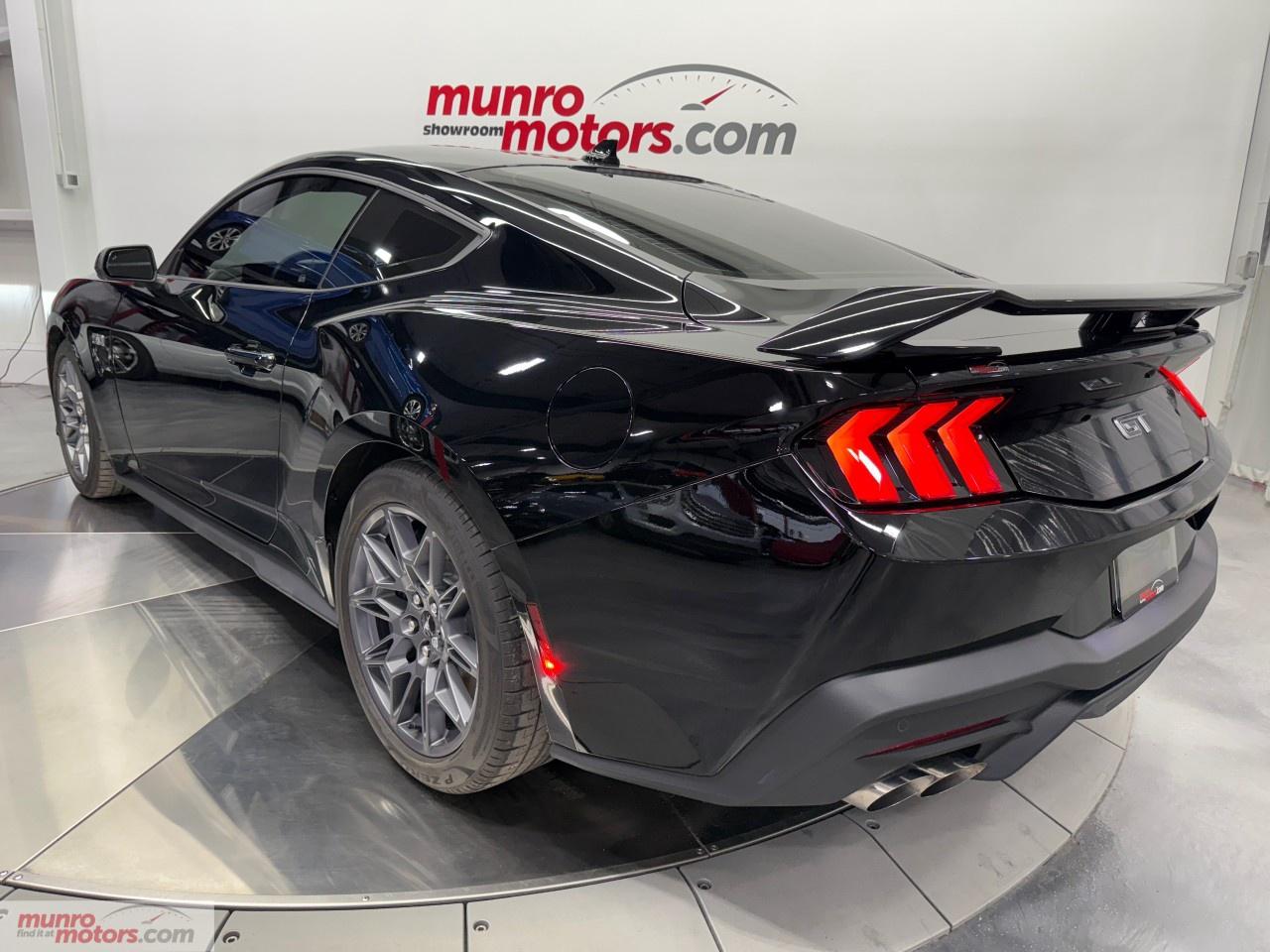 2024 Ford Mustang GT Premium Fastback Photo4