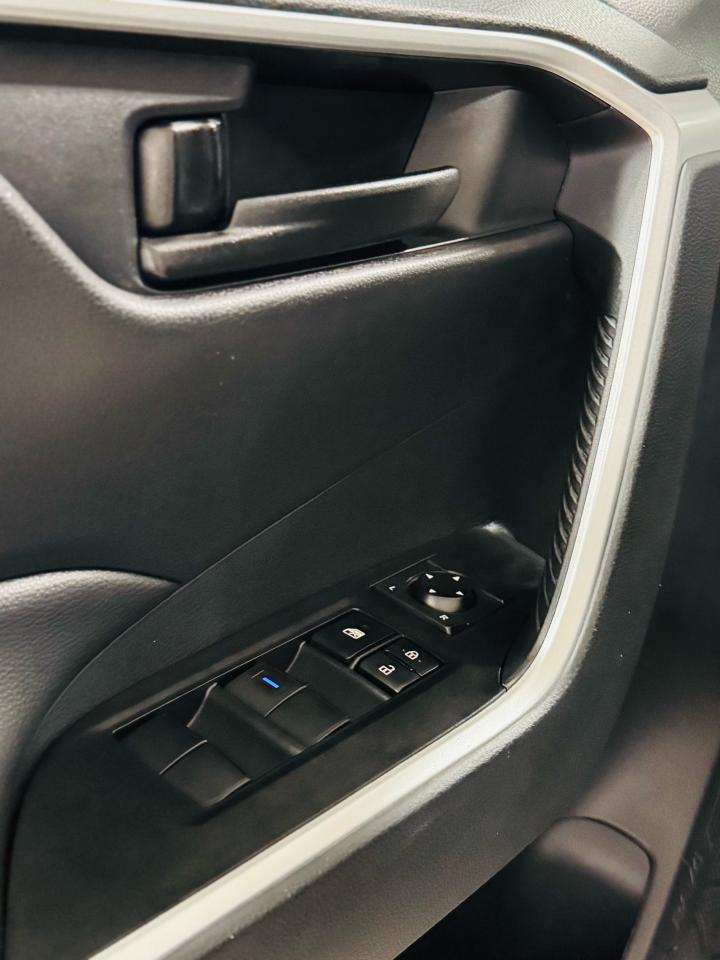 2021 Toyota RAV4 LE - Photo #9