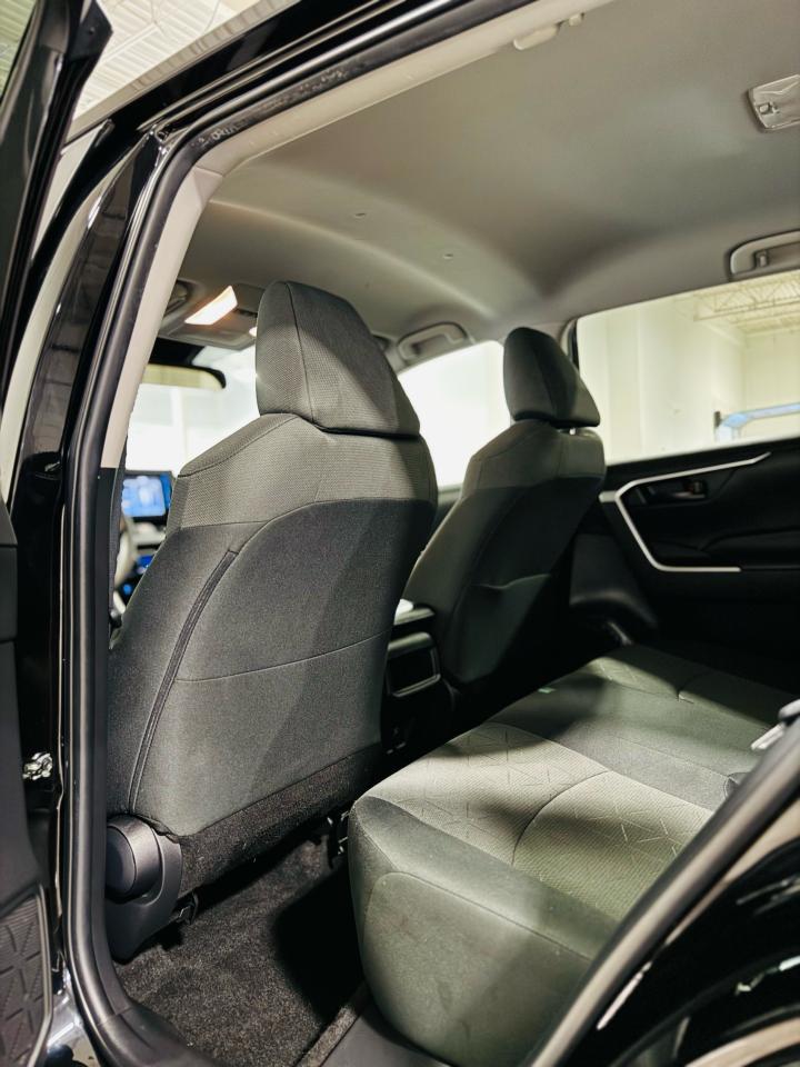 2021 Toyota RAV4 LE - Photo #21
