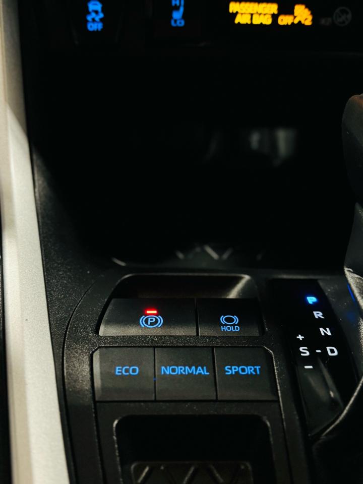 2021 Toyota RAV4 LE - Photo #14