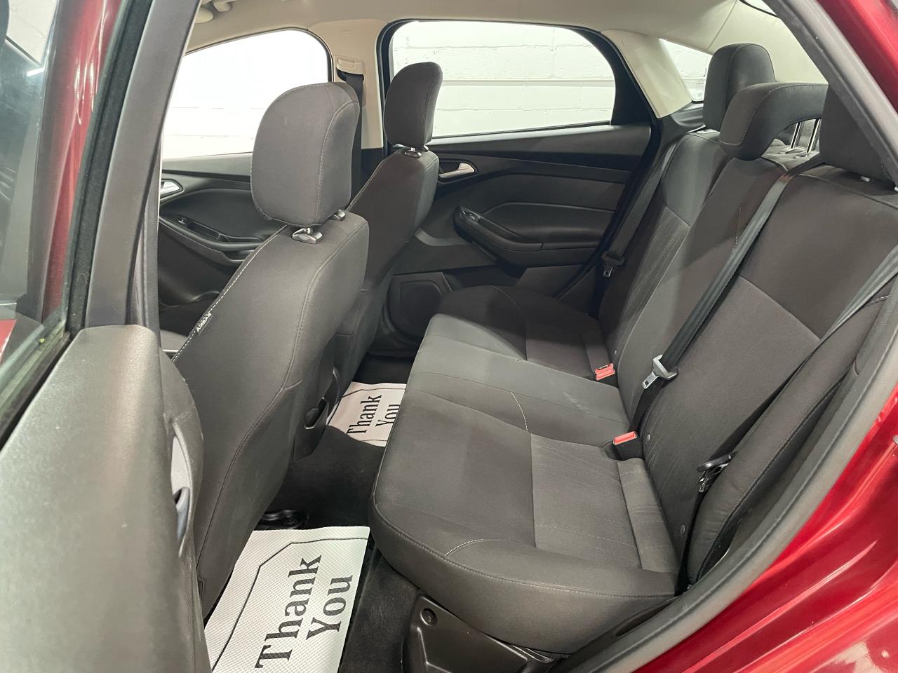 2016 Ford Focus SE Photo14