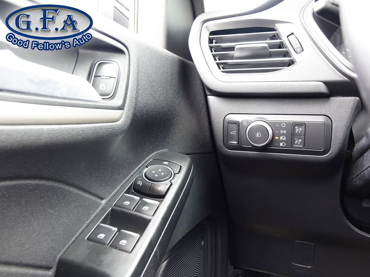 2022 Ford Escape SEL MODEL, AWD, LEATHER SEATS, NAVIGATION, REARVIE Photo16