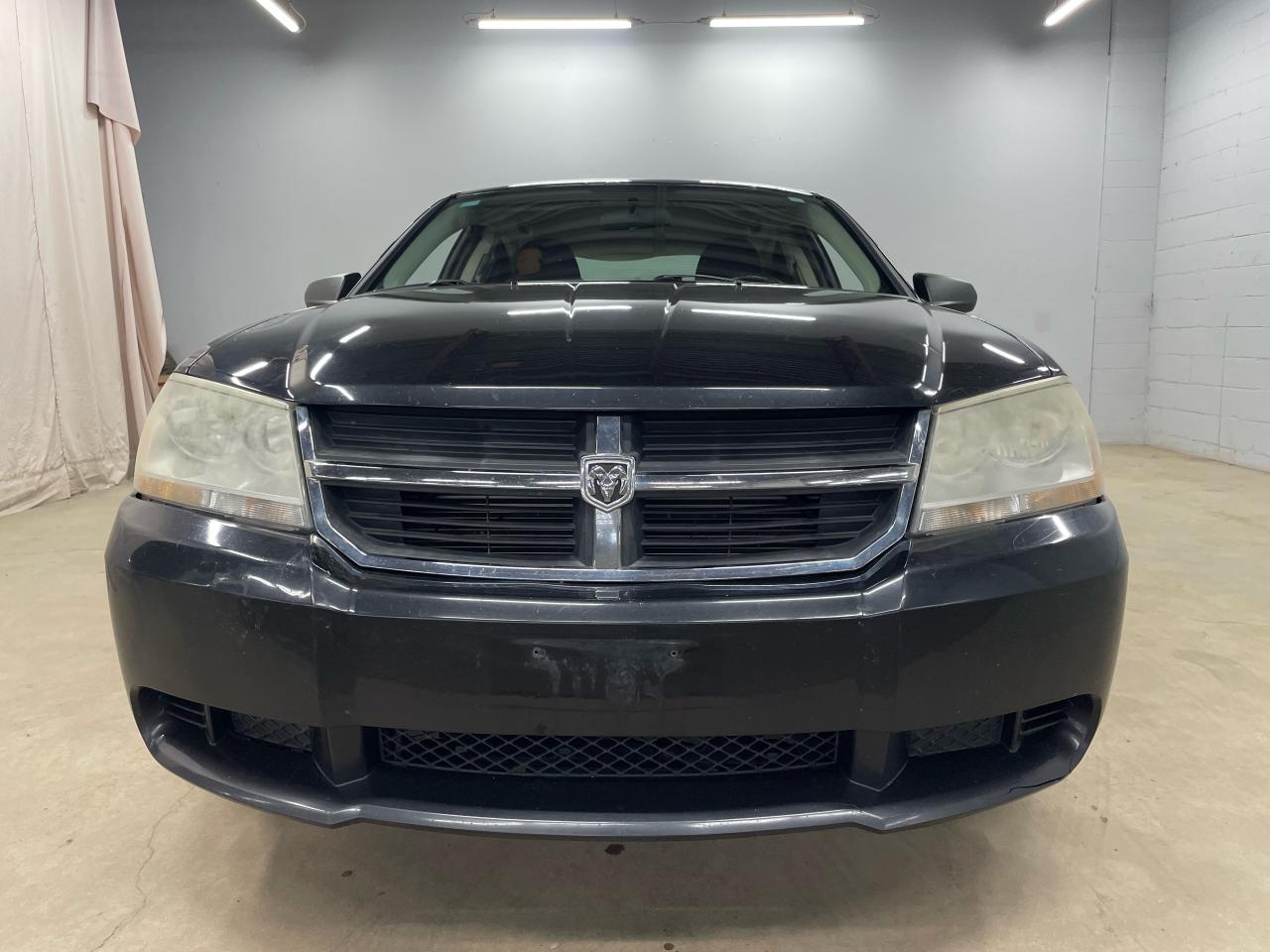 2009 Dodge Avenger SXT Photo2