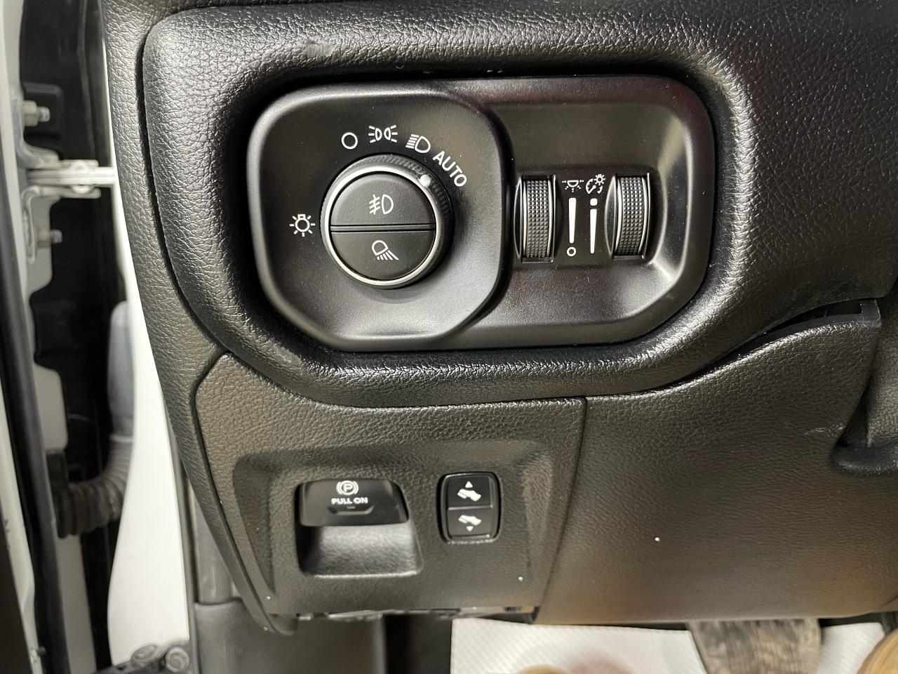 2021 RAM 1500 SPORT 4X4 CREW CAB 5'7" BOX Photo37