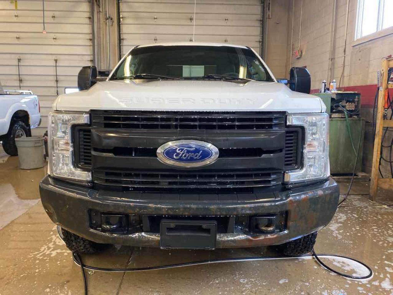 2017 Ford F-250 Super Duty - Photo #2
