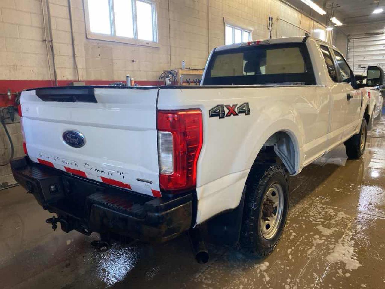 2017 Ford F-250 Super Duty - Photo #4