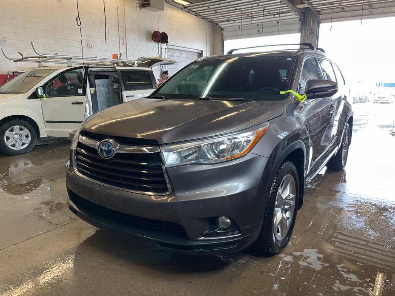 Used 2015 Toyota Highlander HYBRID for sale in Innisfil, ON