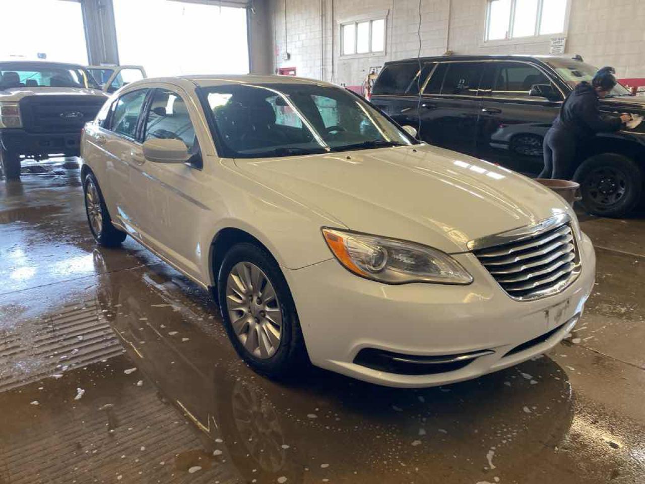 2014 Chrysler 200 LX - Photo #3