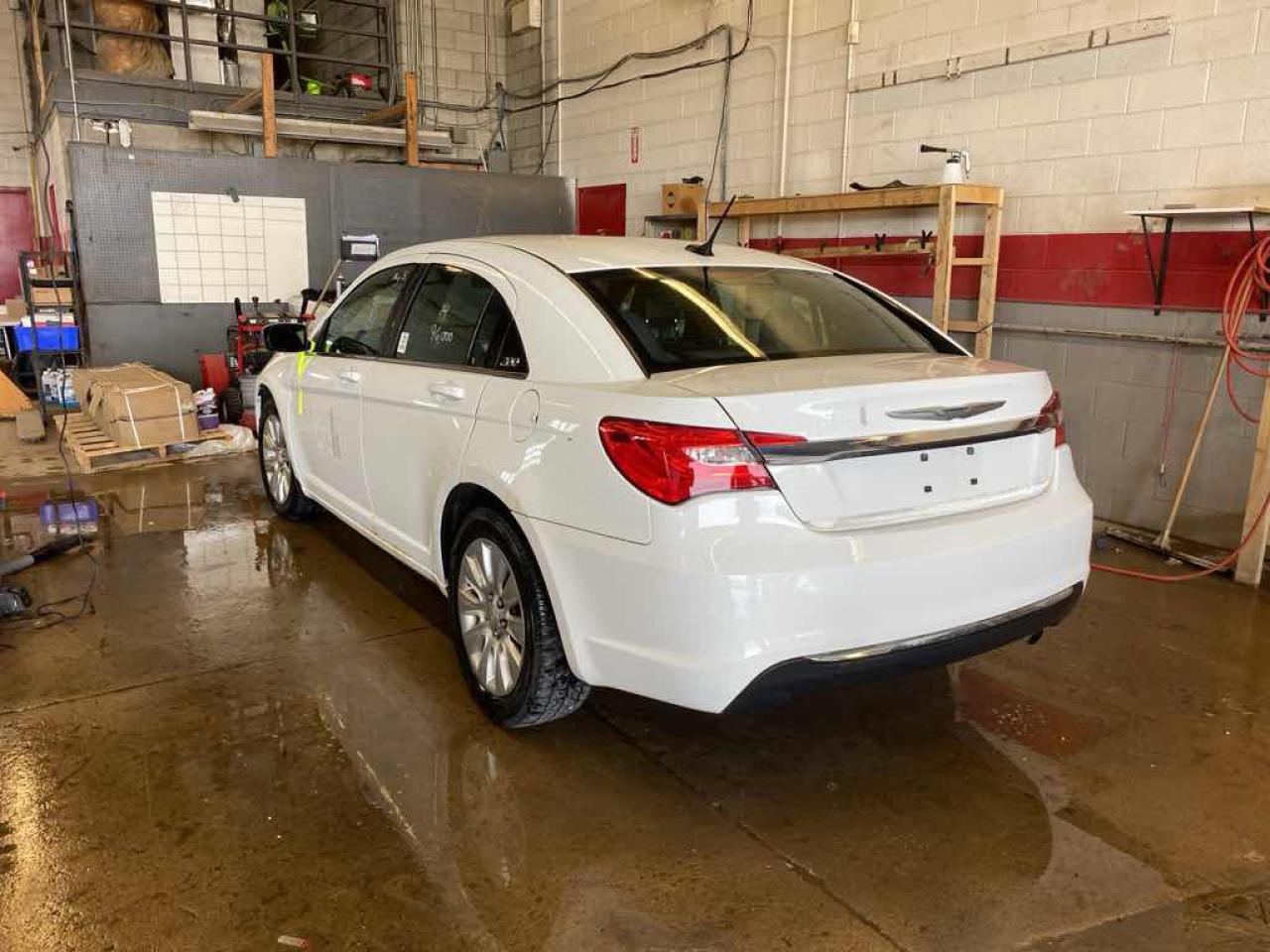 2014 Chrysler 200 LX - Photo #6