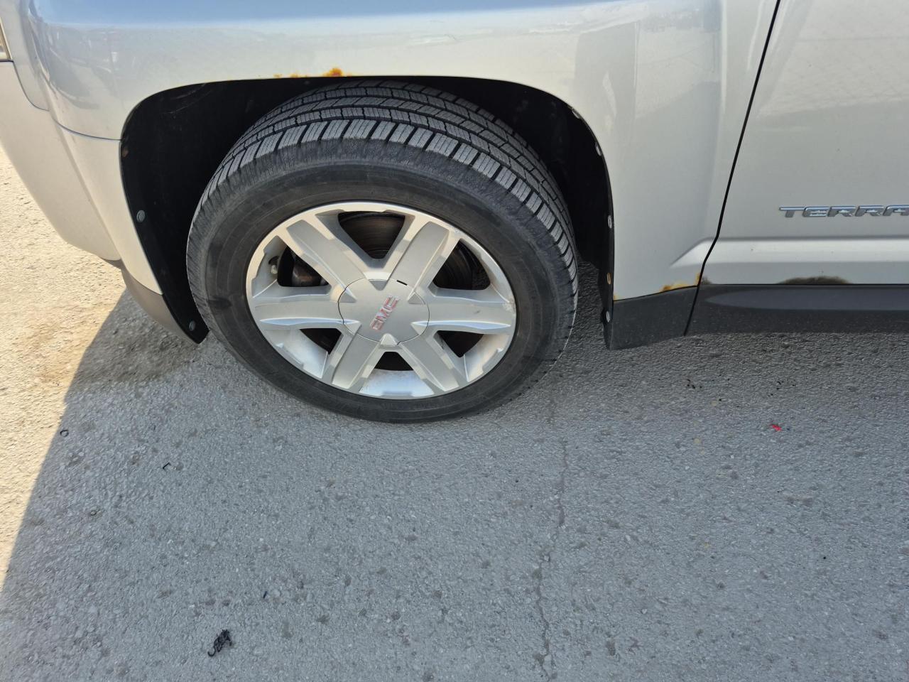 2011 GMC Terrain SLE - Photo #17
