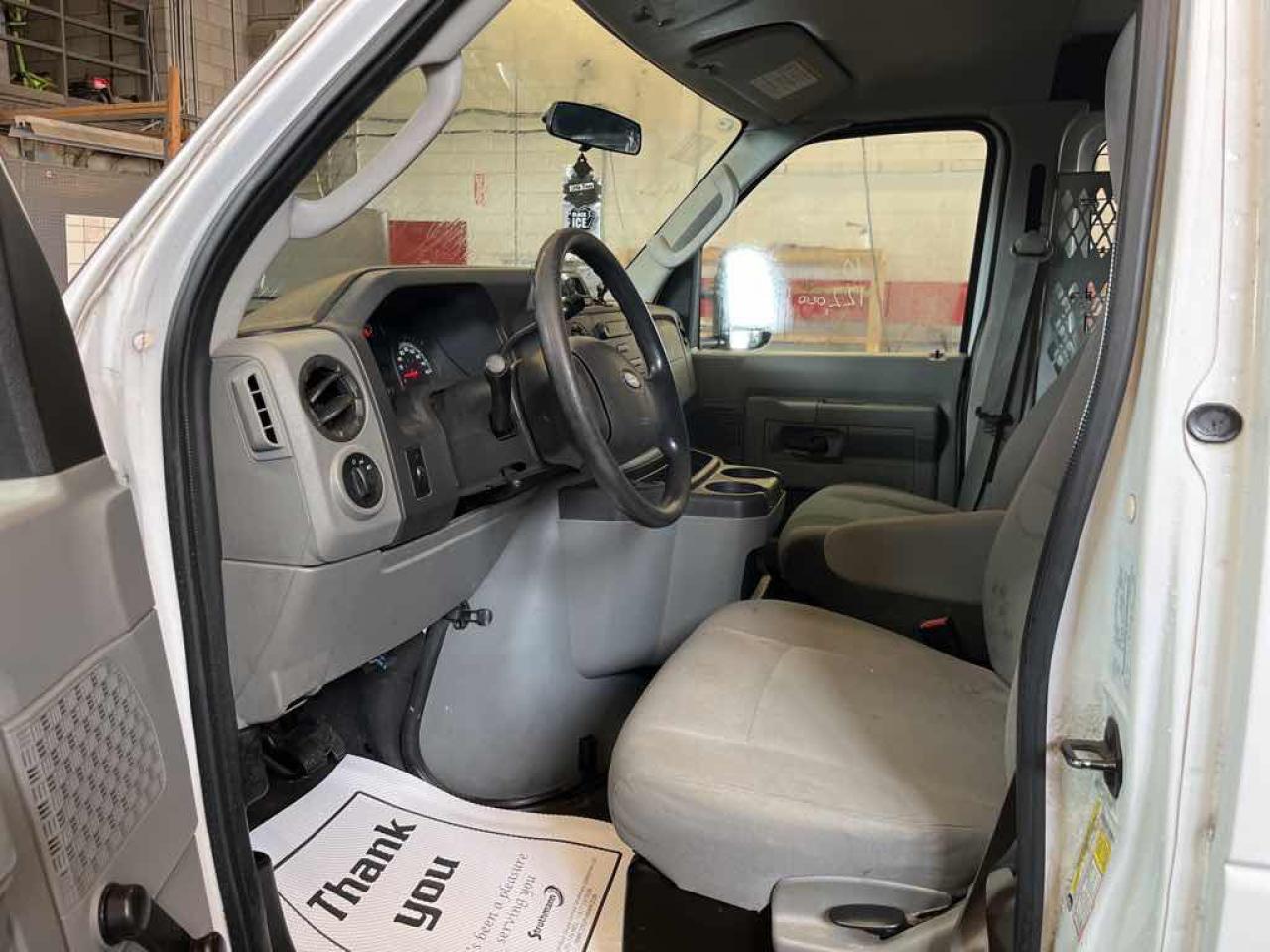 2010 Ford Econoline E150 VAN - Photo #8