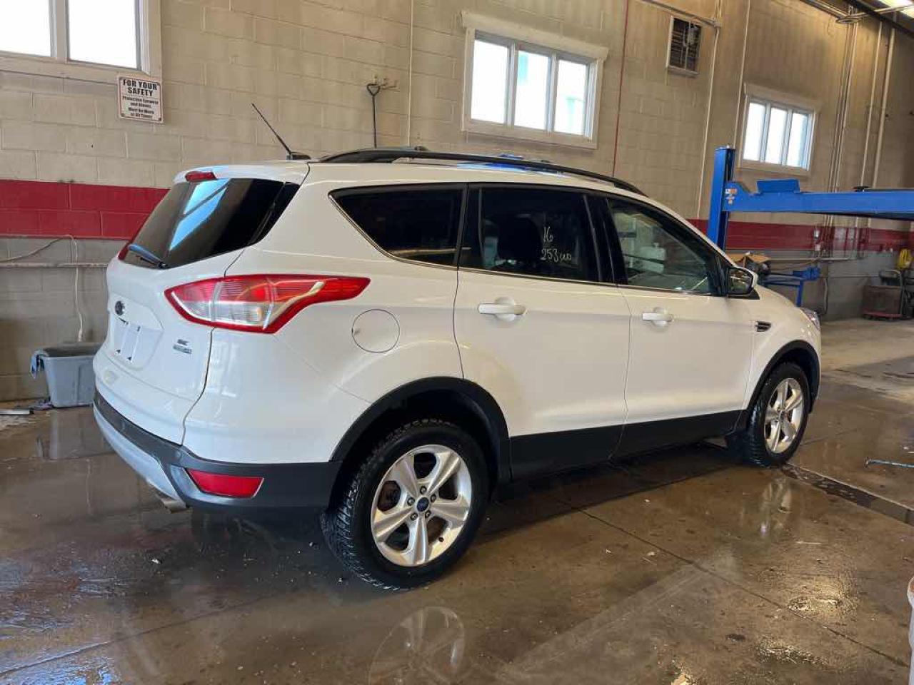 2016 Ford Escape SE - Photo #4