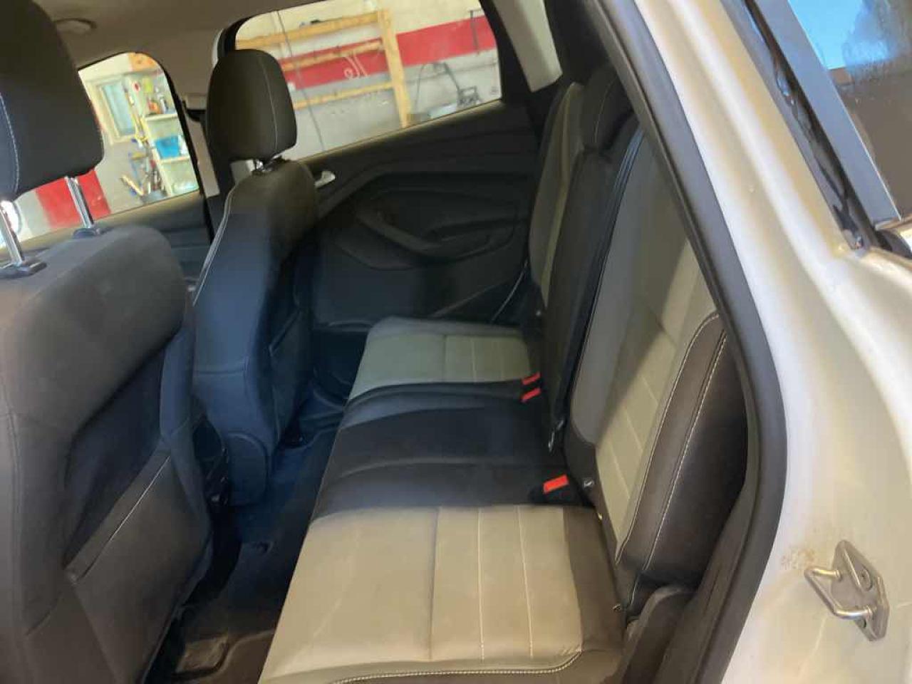2016 Ford Escape SE - Photo #12