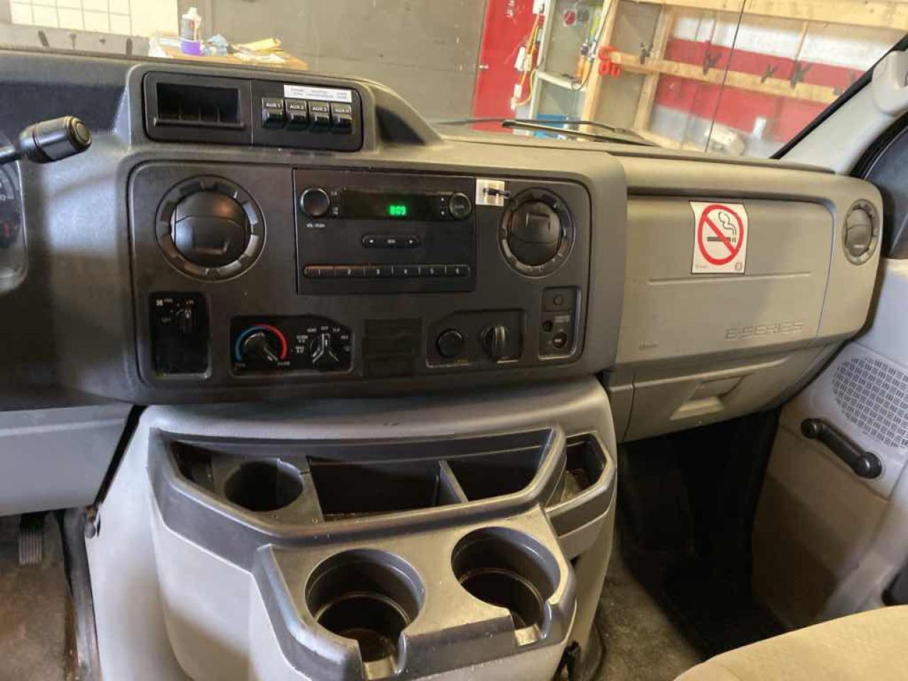 2010 Ford E350 ECONOLINE  SUP - Photo #10