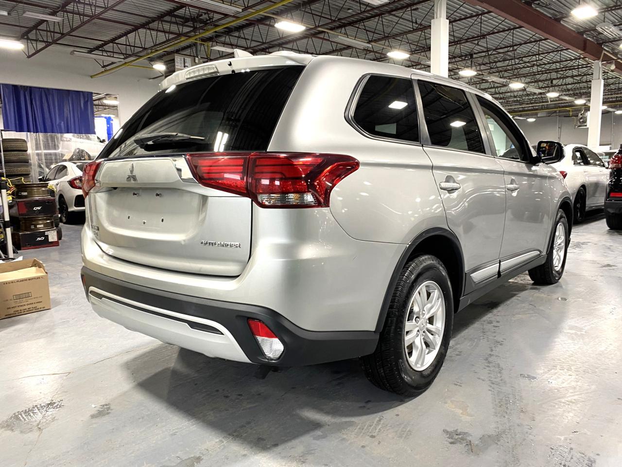 2019 Mitsubishi Outlander ES - Photo #5