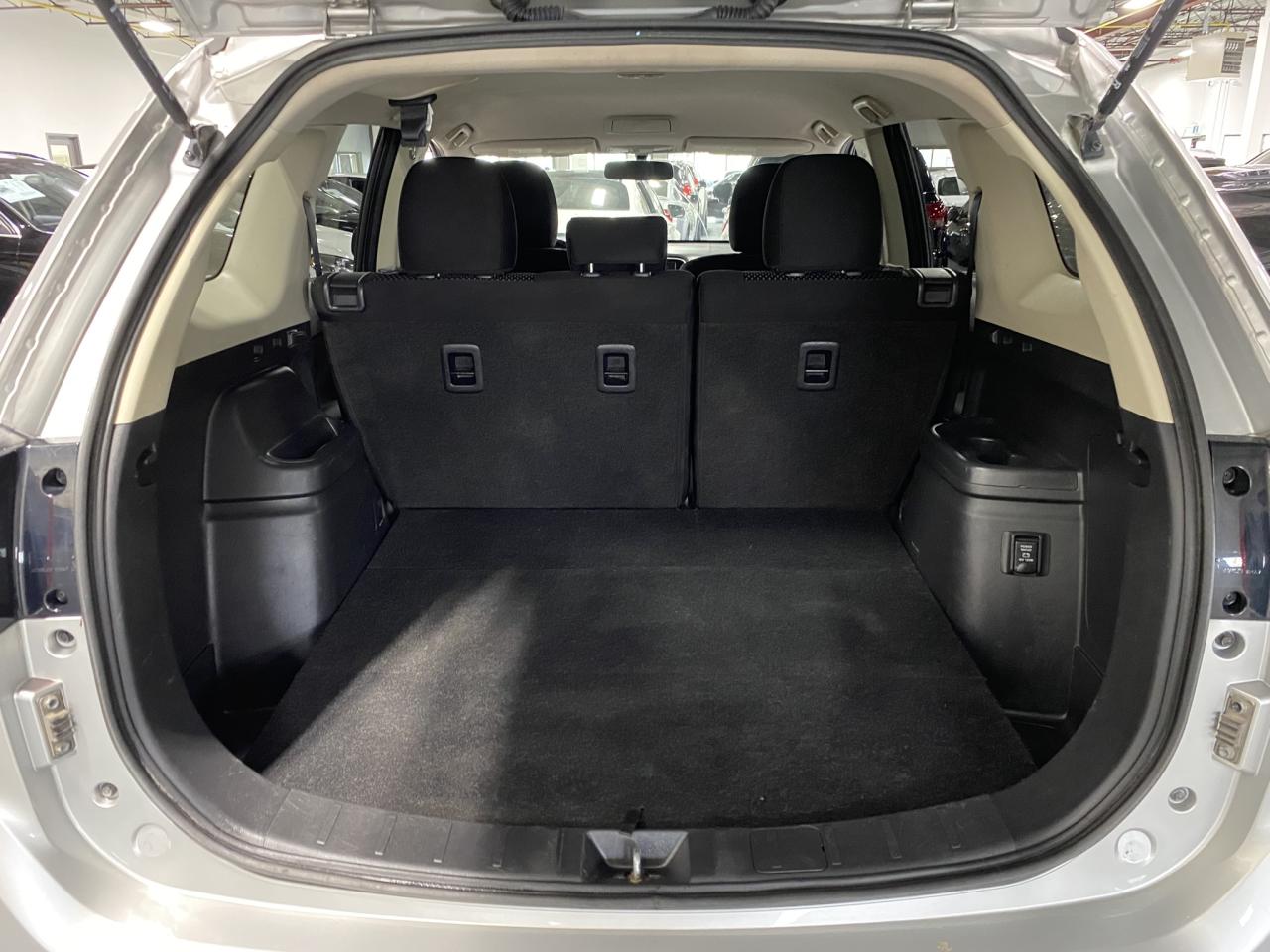 2019 Mitsubishi Outlander ES - Photo #16