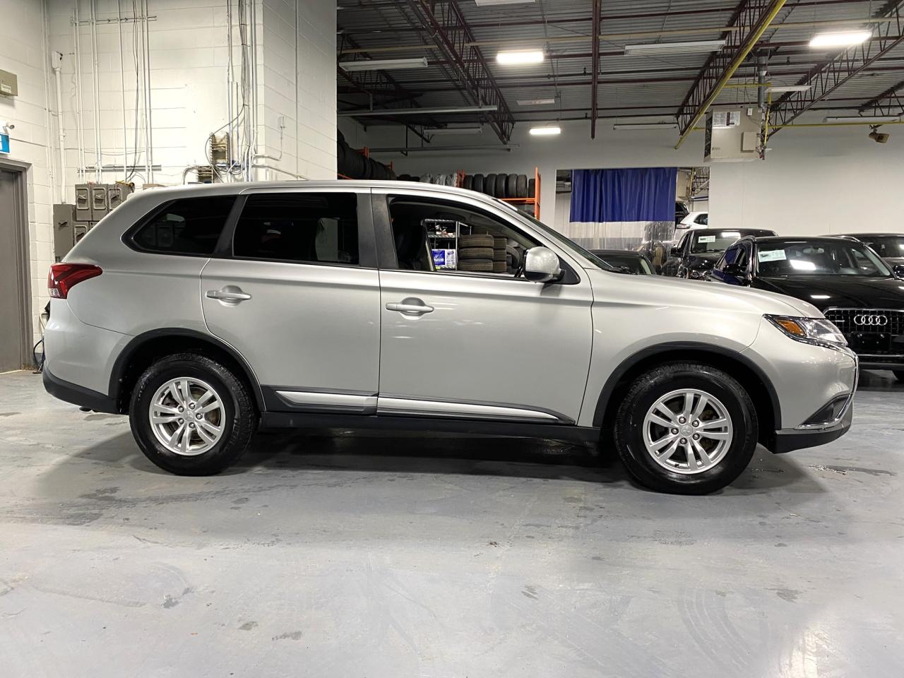 2019 Mitsubishi Outlander ES - Photo #6