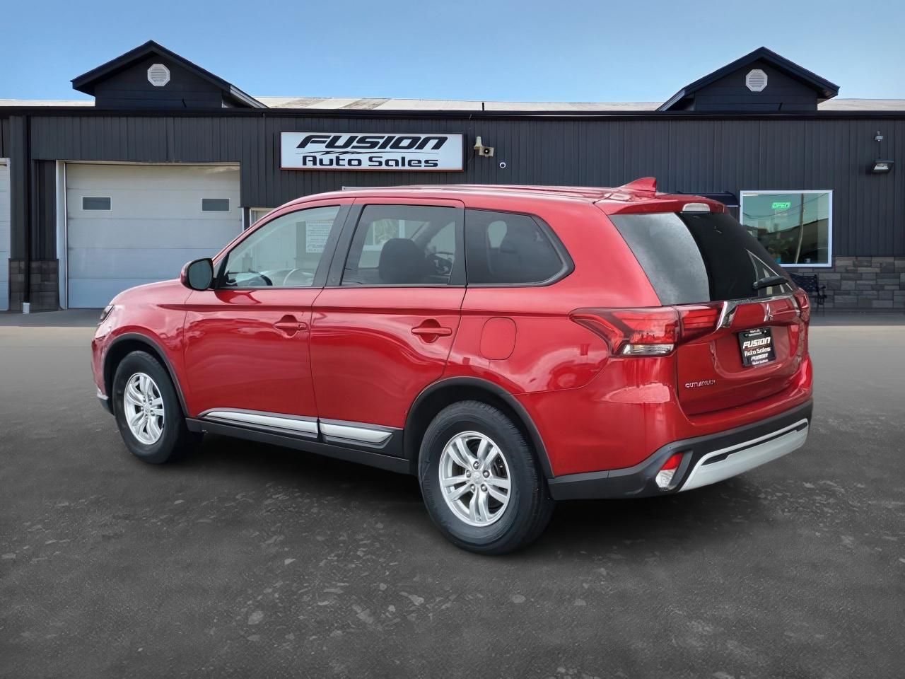 2020 Mitsubishi Outlander ES-AWD-7PASS THIRD ROW-REAR CAMERA-BLUETOOTH - Photo #3