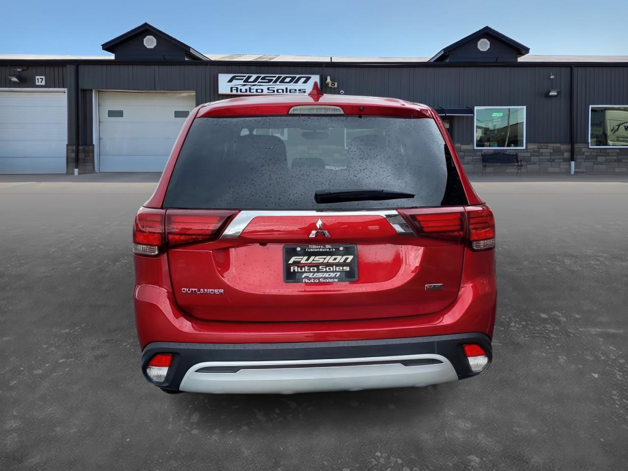 2020 Mitsubishi Outlander ES-AWD-7PASS THIRD ROW-REAR CAMERA-BLUETOOTH - Photo #4
