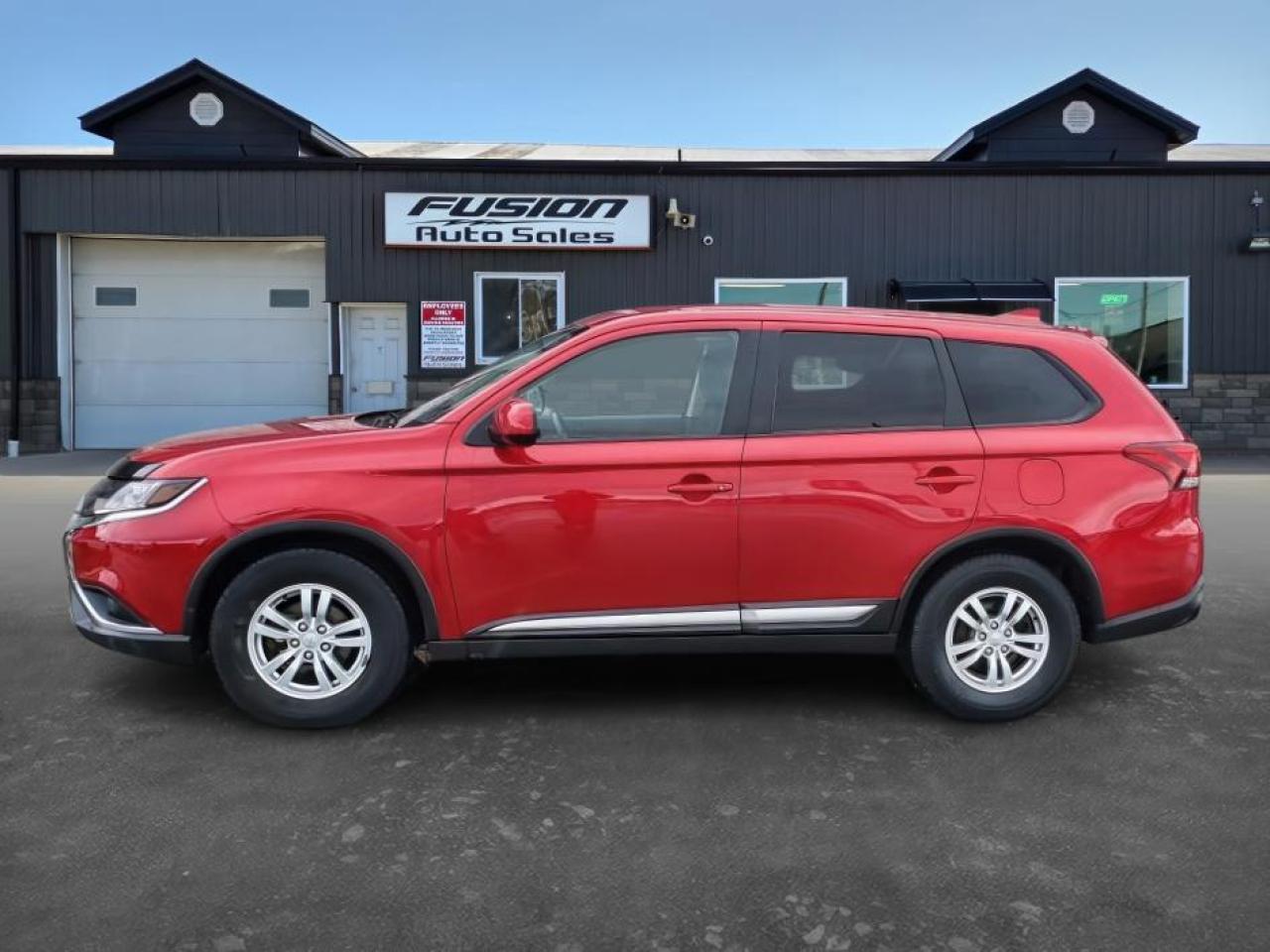 2020 Mitsubishi Outlander ES-AWD-7PASS THIRD ROW-REAR CAMERA-BLUETOOTH - Photo #2