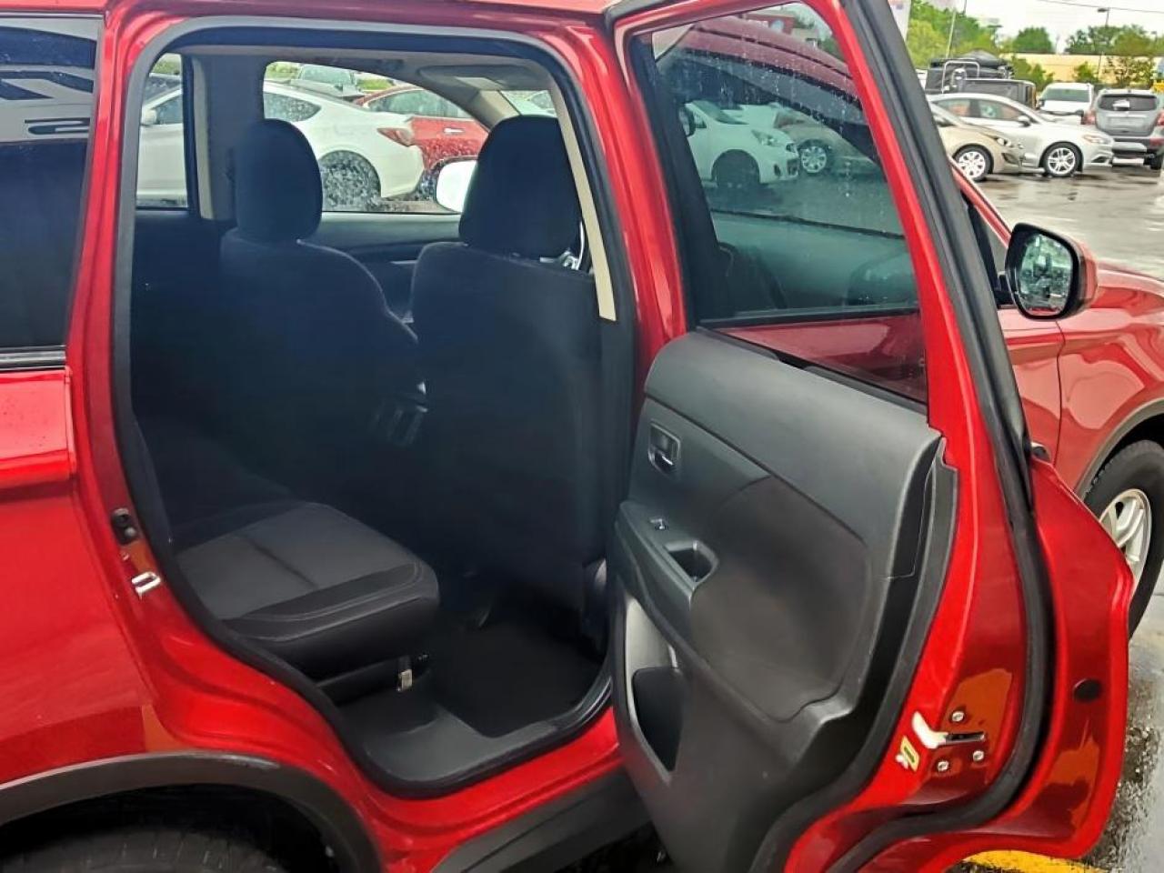 2020 Mitsubishi Outlander ES-AWD-7PASS THIRD ROW-REAR CAMERA-BLUETOOTH - Photo #17