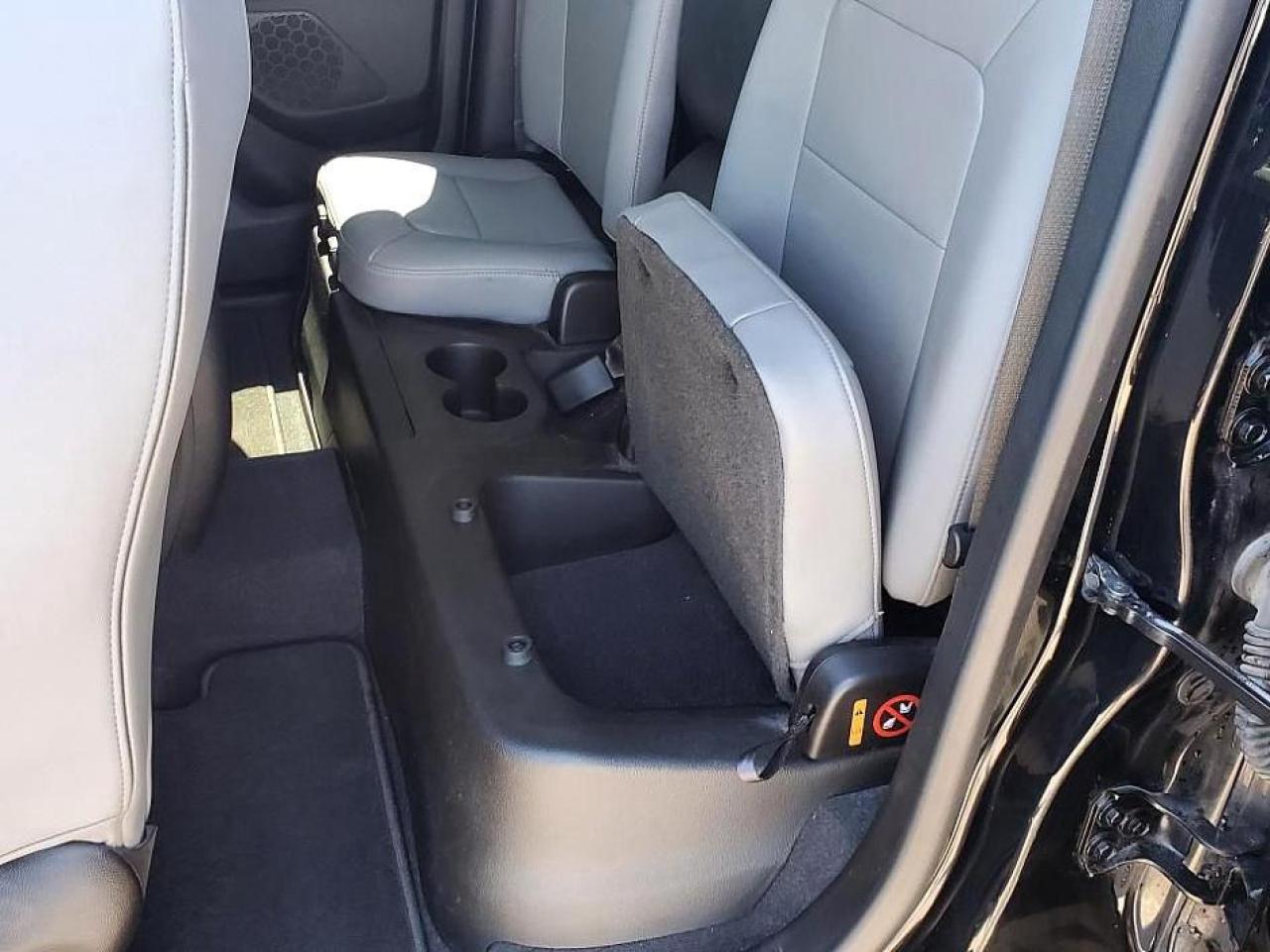 2020 Chevrolet Colorado 2WD-MATCHING TOPPER-REAR CAMERA-BLUETOOTH-ALLOYS - Photo #15
