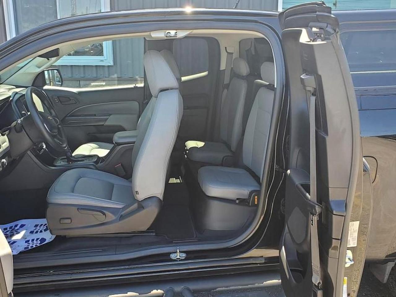 2020 Chevrolet Colorado 2WD-MATCHING TOPPER-REAR CAMERA-BLUETOOTH-ALLOYS - Photo #16