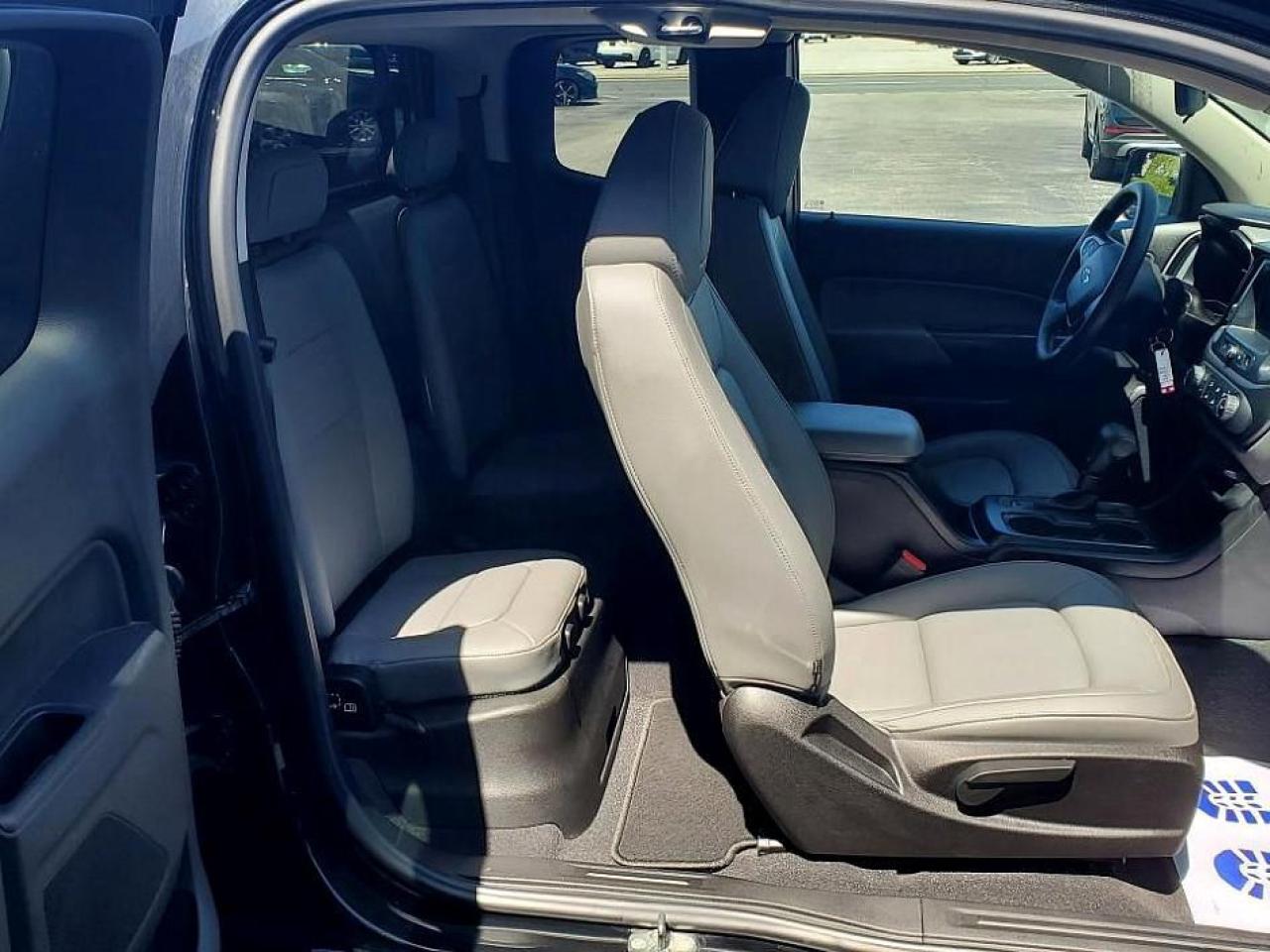 2020 Chevrolet Colorado 2WD-MATCHING TOPPER-REAR CAMERA-BLUETOOTH-ALLOYS - Photo #17