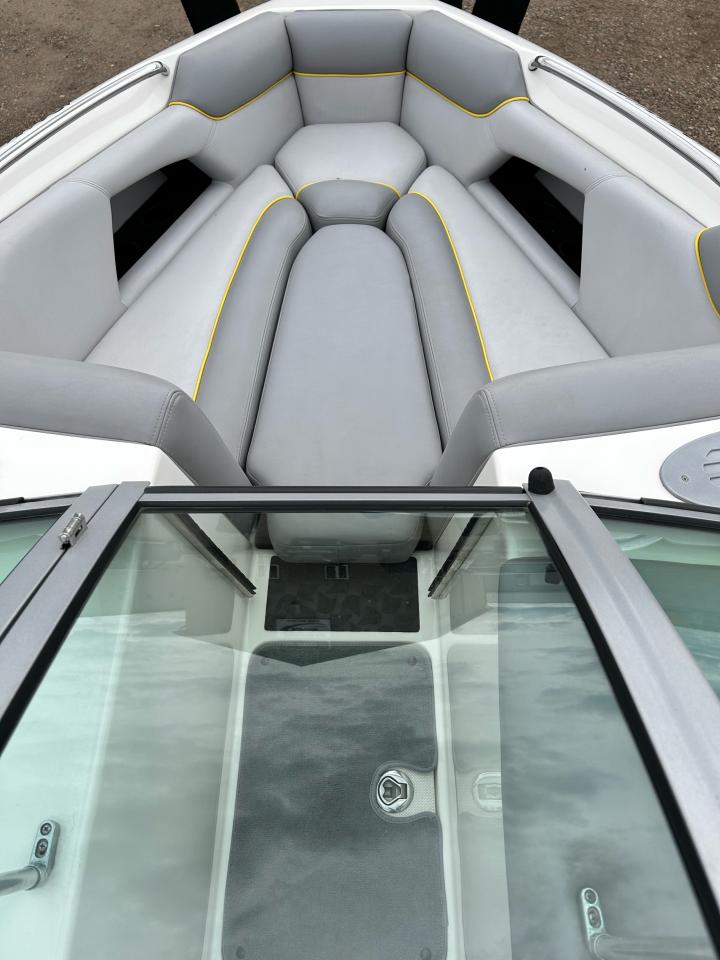 2007 Centurion Speed Boat Lightning C4 - Photo #7