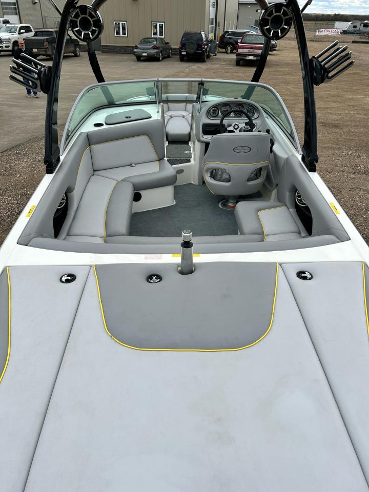 2007 Centurion Speed Boat Lightning C4 - Photo #9