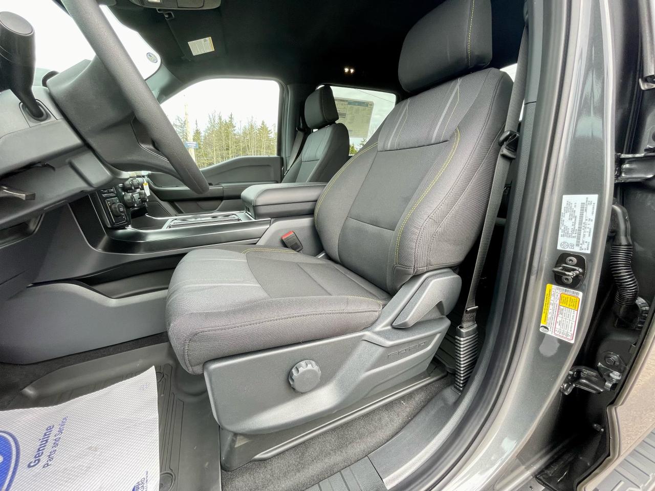 2025 Ford F-150 STX 4WD SuperCrew 5.5' Box Photo5