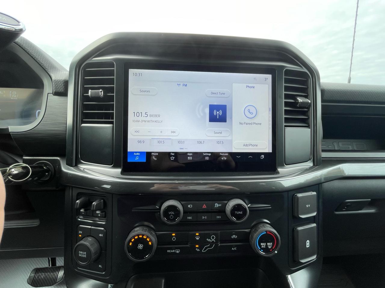 2025 Ford F-150 STX 4WD SuperCrew 5.5' Box Photo5