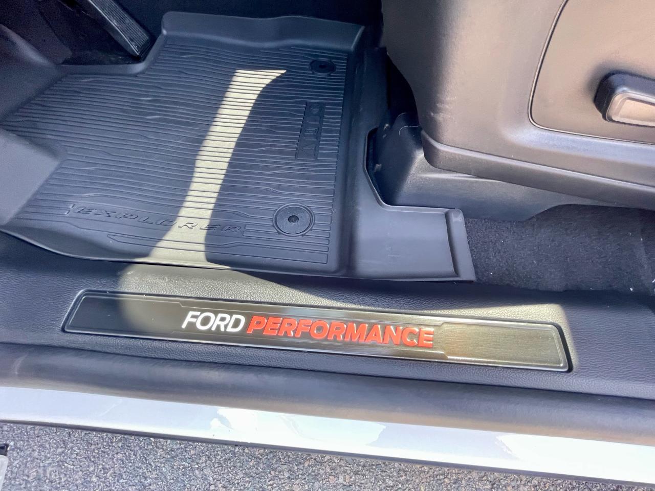 2025 Ford Explorer ST 4WD Photo5
