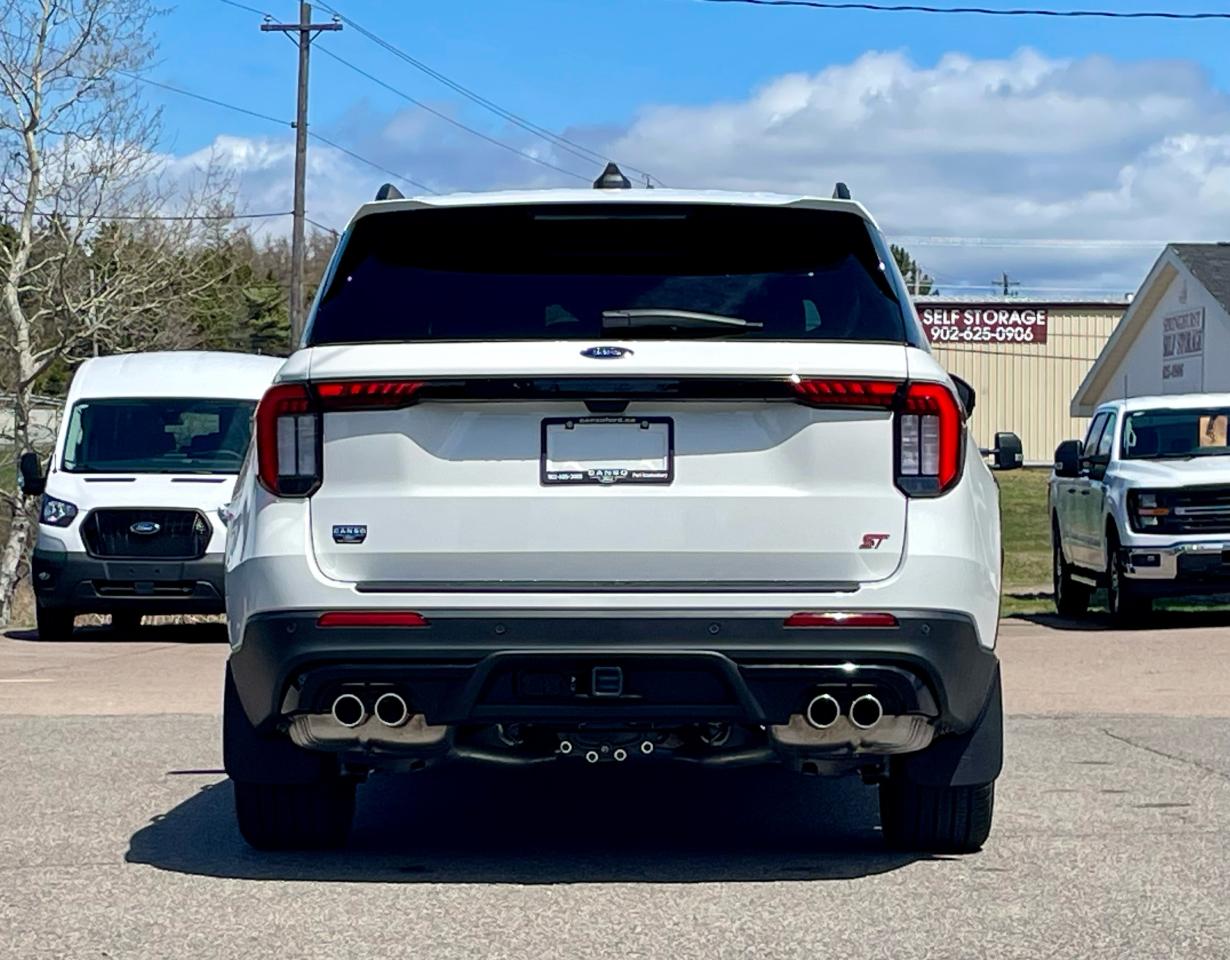 2025 Ford Explorer ST 4WD Photo4